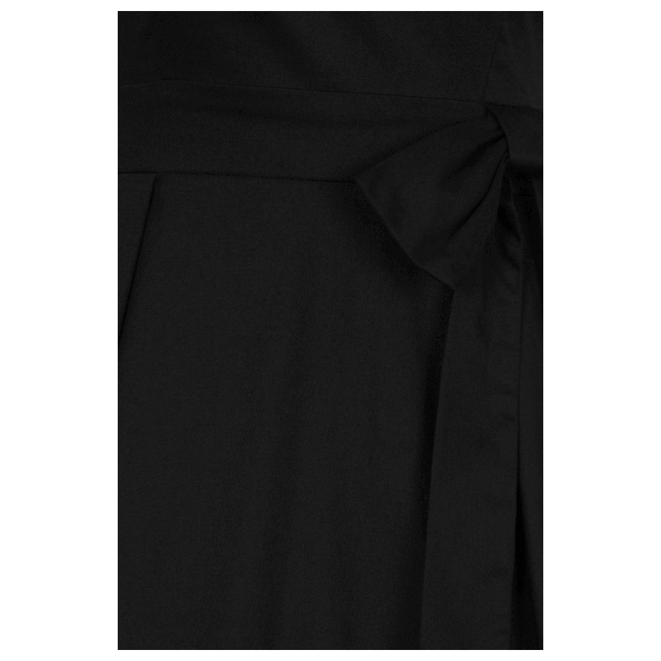Klasické čierne vintage šaty