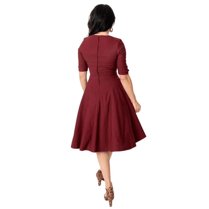 Šaty tmavo-červené s áčkovou sukňou