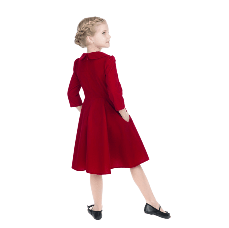 Detské zamatové šaty v červenej farbe